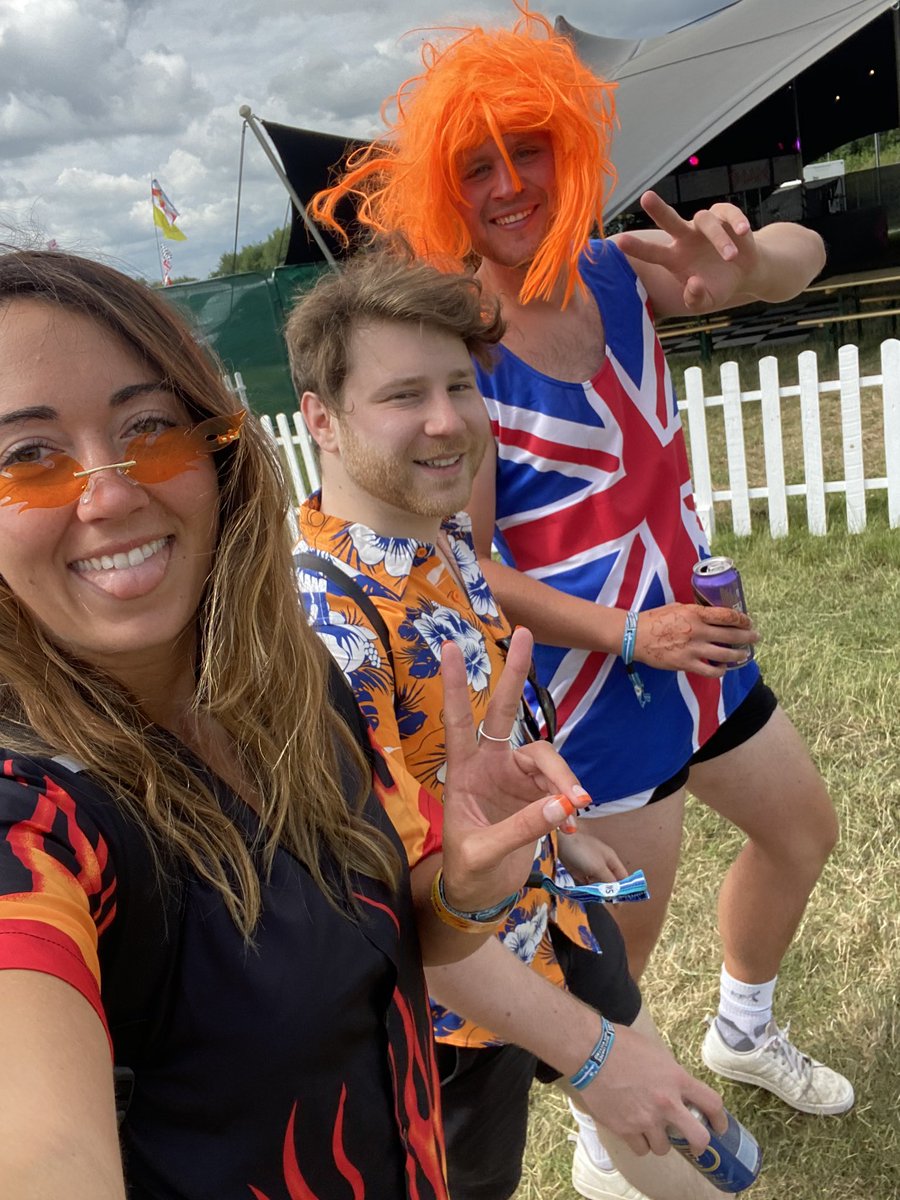 amberrr_ARH's tweet photo. Day 2, LFG 

#tracktv @SilverstoneUK @F1 https://t.co/cqYEF9fLyE