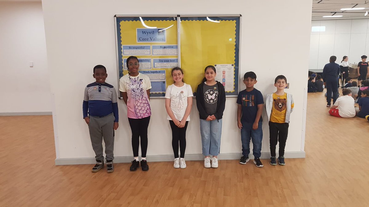 WyvilPrimary's tweet photo. A massive well done to our Upper School #readingstars and #goldenbook winners this week πβ¨βοΈπ«#wyvilfamily #wyvilvalues https://t.co/2SBPpj48Na