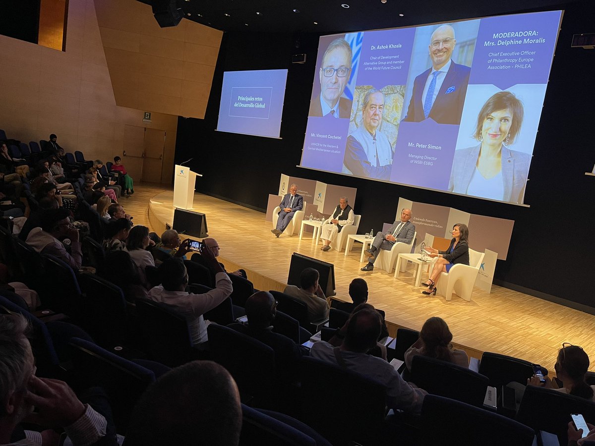 danivillanueva's tweet photo. Hoy celebrando 25 años de Cooperación Internacional de @FundlaCaixa en @CosmoCaixa con muchos amigos del sector y dos interesantes paneles sobre Salud y desarrollo global. #25CooperacionFundacionLaCaixa https://t.co/V2BLuI8KjE