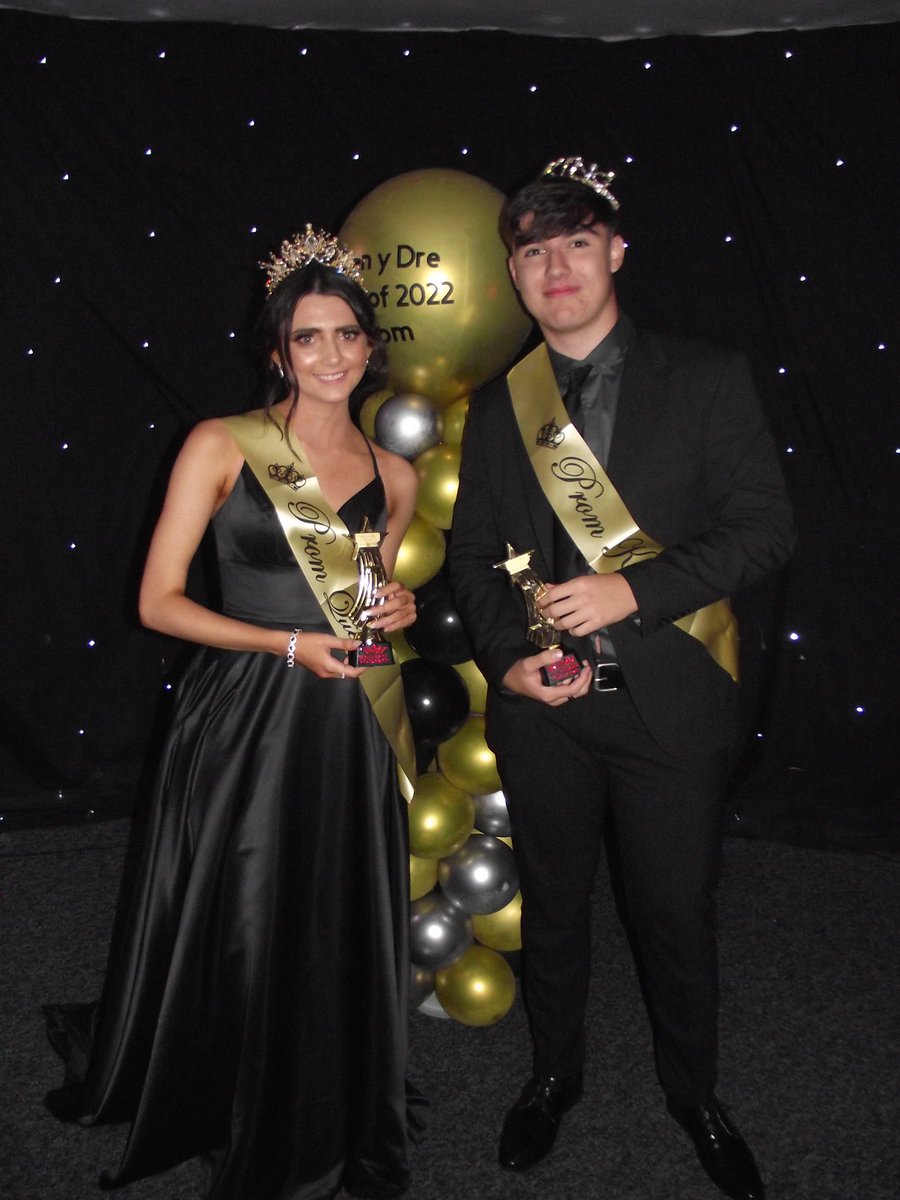 Pen Y Dre Cymraeg tweet media