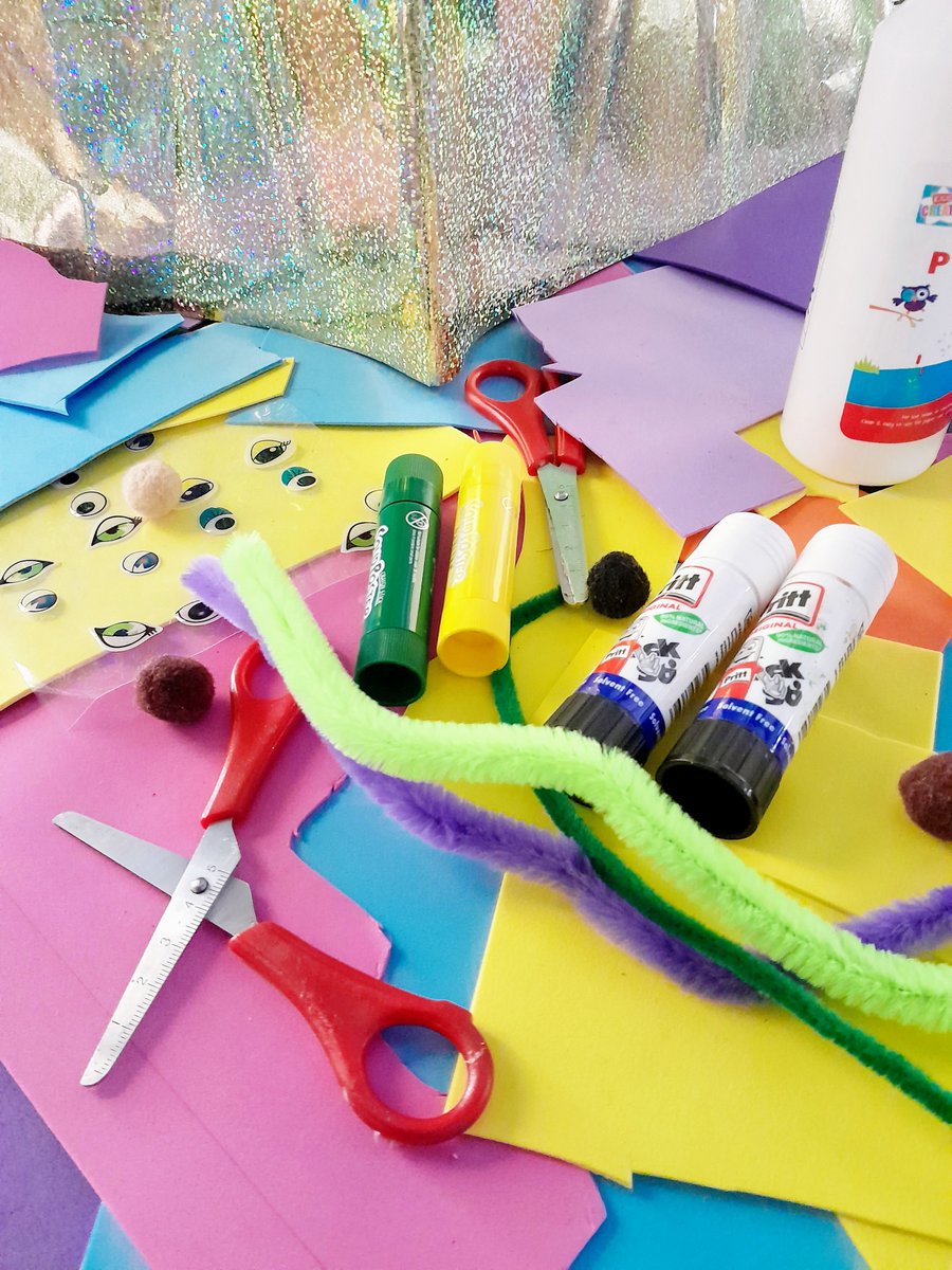 dundeelibraries's tweet photo. School’s out for summer! Join us for Monday Mayhem at Blackness Library every week over the summer holidays: Free craft, activity and story at #BlacknessLibrary, 2.30-3.30pm. To book, please call: 01382 435936 https://t.co/xBRKZPuq7Z