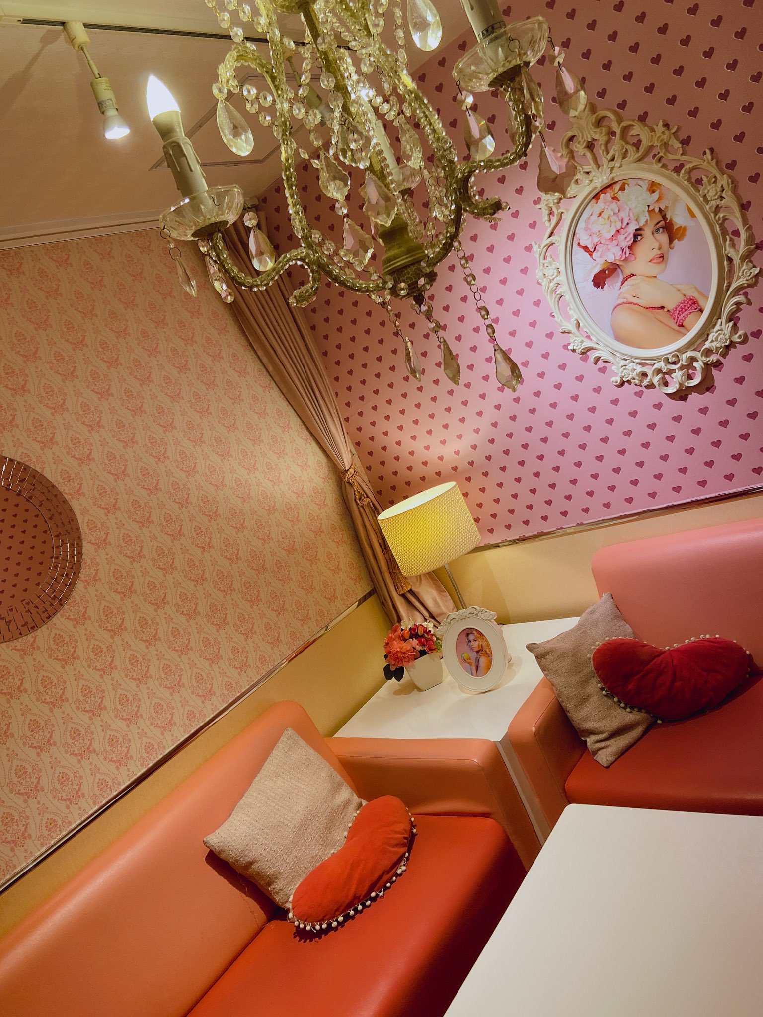 鈴木駿 1人でカラオケ来たらとんでもなくかわいい部屋に案内された T Co U3iciotpks Twitter