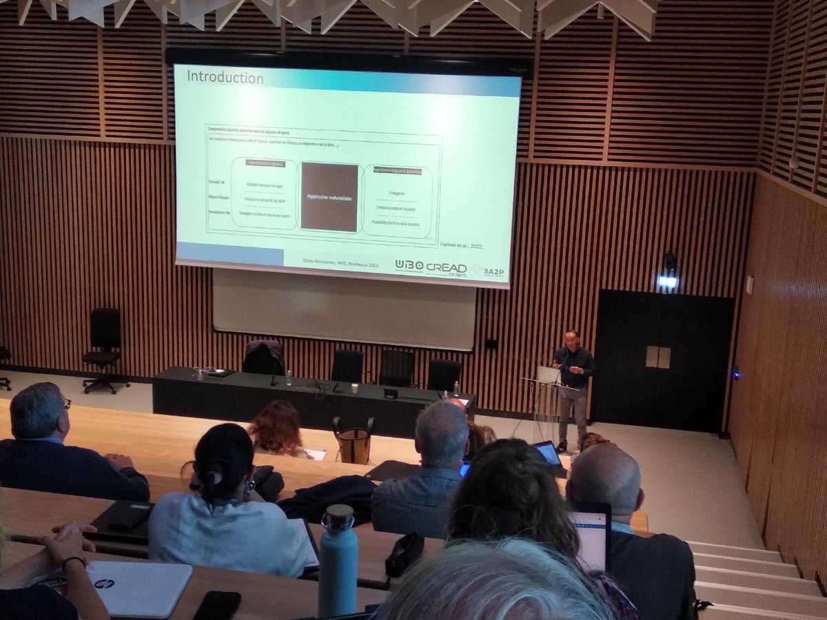 Biennale de l'ARIS à Bordeaux. 1er juillet. Conférence - PR Gilles Kermarrec Univ. de BRETAGNE OCCIDENTALE Coopérer pour se coordonner efficacement, apprendre ensemble, et former des équipes. Une approche naturaliste de l’intelligence collective dans des pratiques sportives