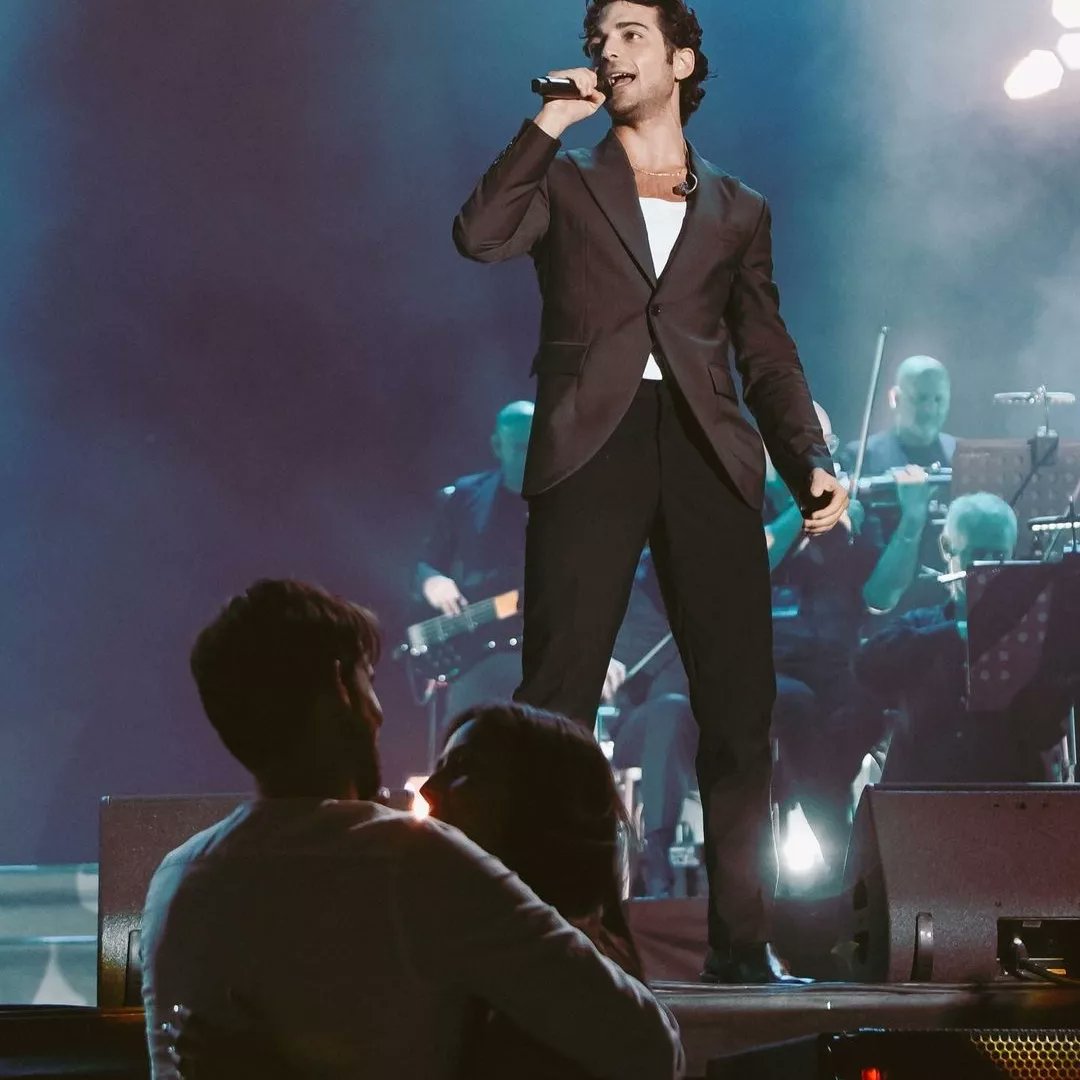 ilvoloversinte's tweet photo. Reposted from @ferrarasummerfestival @ilvolo ha portato l’amore in piazza Trento Trieste ieri sera con un concerto indimenticabile! ♥️💍
#fsf22 #ferrarasummerfestival #ilvolo https://t.co/0uPXyFX7ei