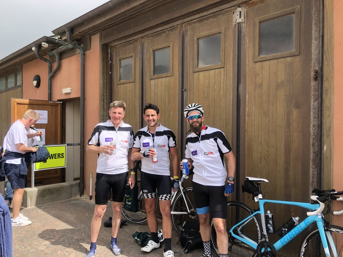 #Feelgoodfriday 
A huge thank you to Rich, Ryan, Andy A & Andy S for taking on the 105 mile #AberdoveyBikeRide for us ❤️

They've only gone & smashed their fundraising target too, raising a fantastic £1,350 for @HRUKmidlands  

Just brilliant! 🙌😍

justgiving.com/fundraising/ri…