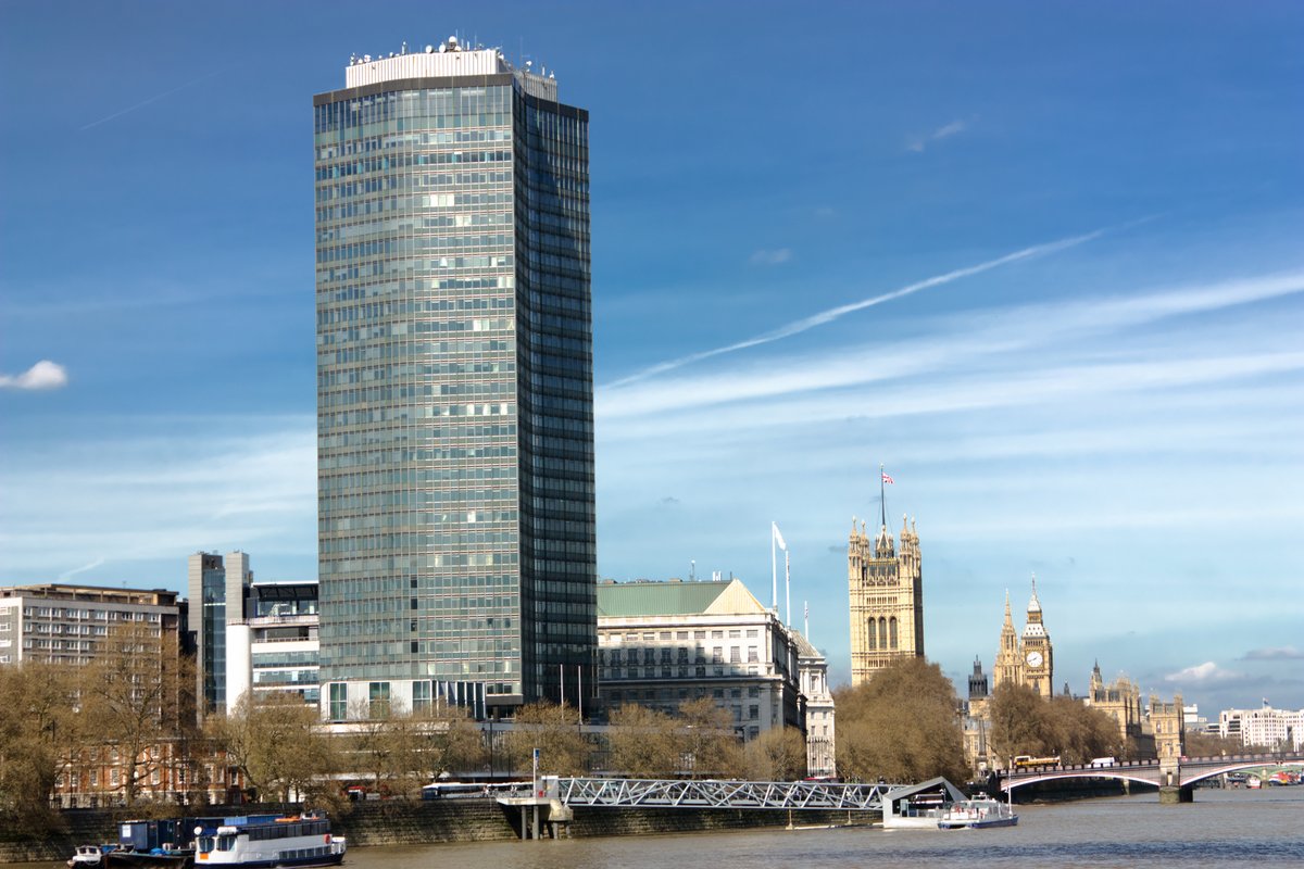 GreenAllianceUK's tweet photo. 🧑‍💻Are you eager to kickstart your career in environmental policy and politics?

We're now recruiting for our 2022 graduate scheme. This is an amazing opportunity to take the first step in your career.

Visit our website for more details
➡️https://t.co/RscIDGh9NM https://t.co/7tlGPDKKlX