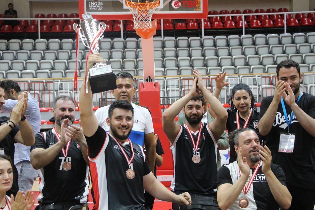 TSBKBF's tweet photo. 2021-2022 Süper lig üçüncüsü olan @Besiktas Tekerlekli Sandalye Basketbol takımını kutluyoruz. https://t.co/09kRHCOzYQ