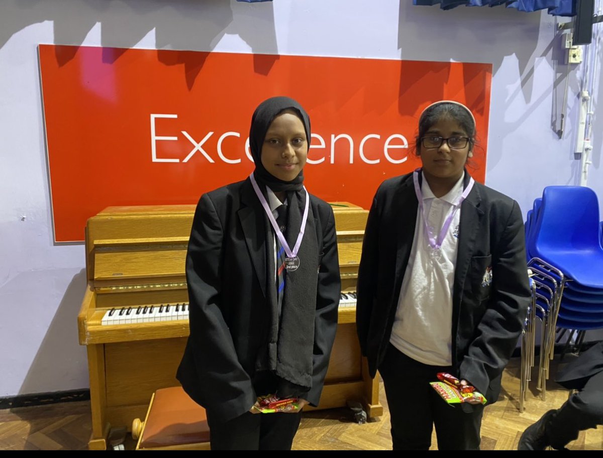 SCHAMaths's tweet image. Here’s a few pictures from the Year 7 STEM Day with our top 3 teams and also a couple of bridges which the students designed to support a fixed weight👏#stemcareers @HeartofHatton