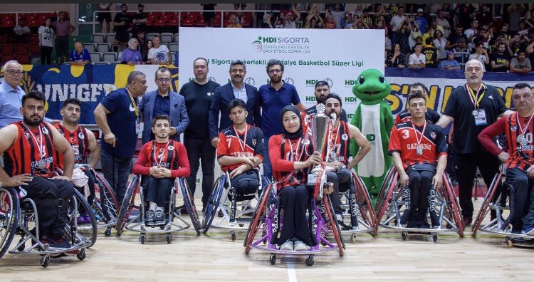 2021-2022 Süper lig 2. si olan Gazişehir Gaziantep Tekerlekli Sandalye Basketbol takımını kutluyoruz. 
<a href="/GaziantepFK/">Gaziantep FK</a> <a href="/FatmaSahin/">Fatma Şahin</a> <a href="/muazergezen/">Muaz Ergezen</a>