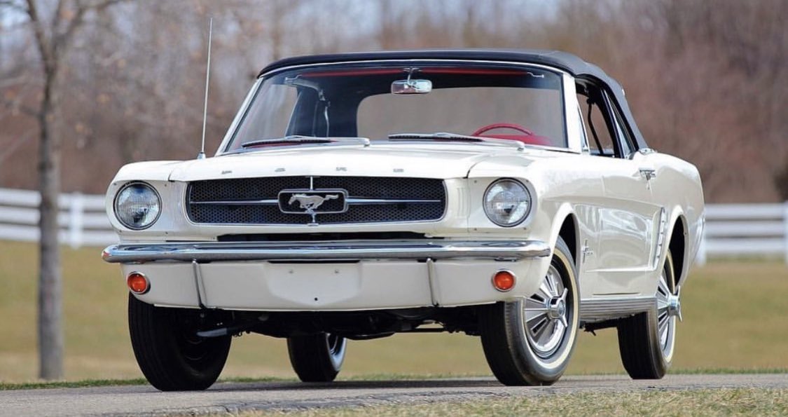 What makes this 65 #classicmustang so rare?  instagram.com/p/Ce6NE6dlfG5/…