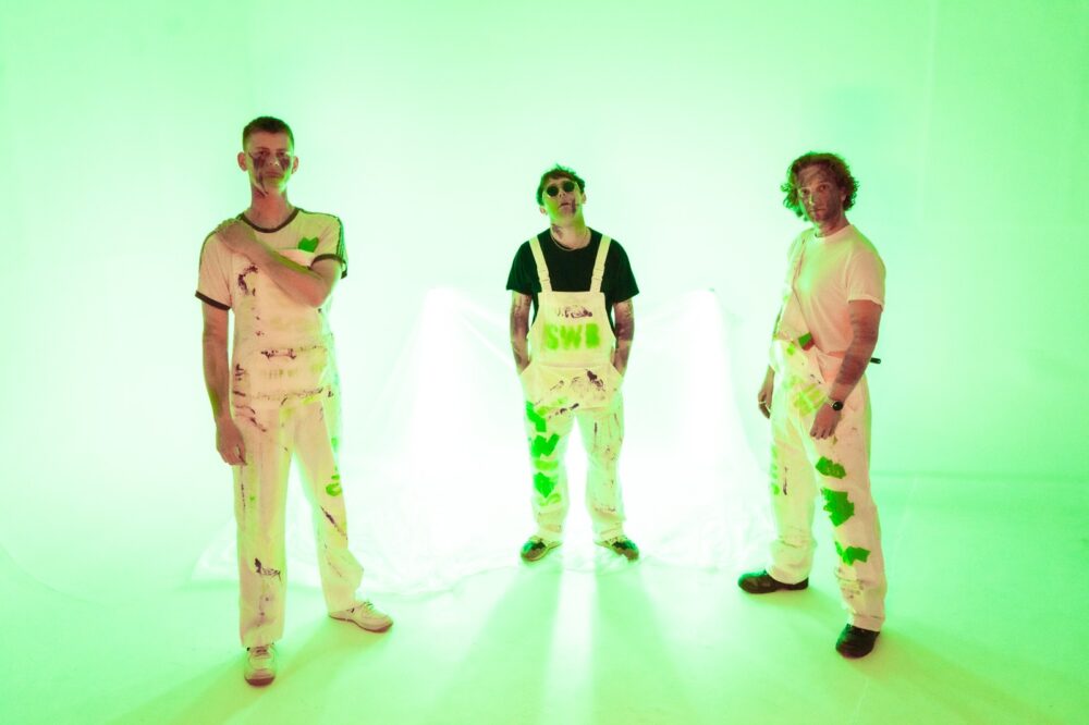 'Out of Date' is an emphatic debut release from UK alternative rock outliers <a href="/Sleepybeastwell/">Sleep Well Beast</a> bit.ly/3NublnO