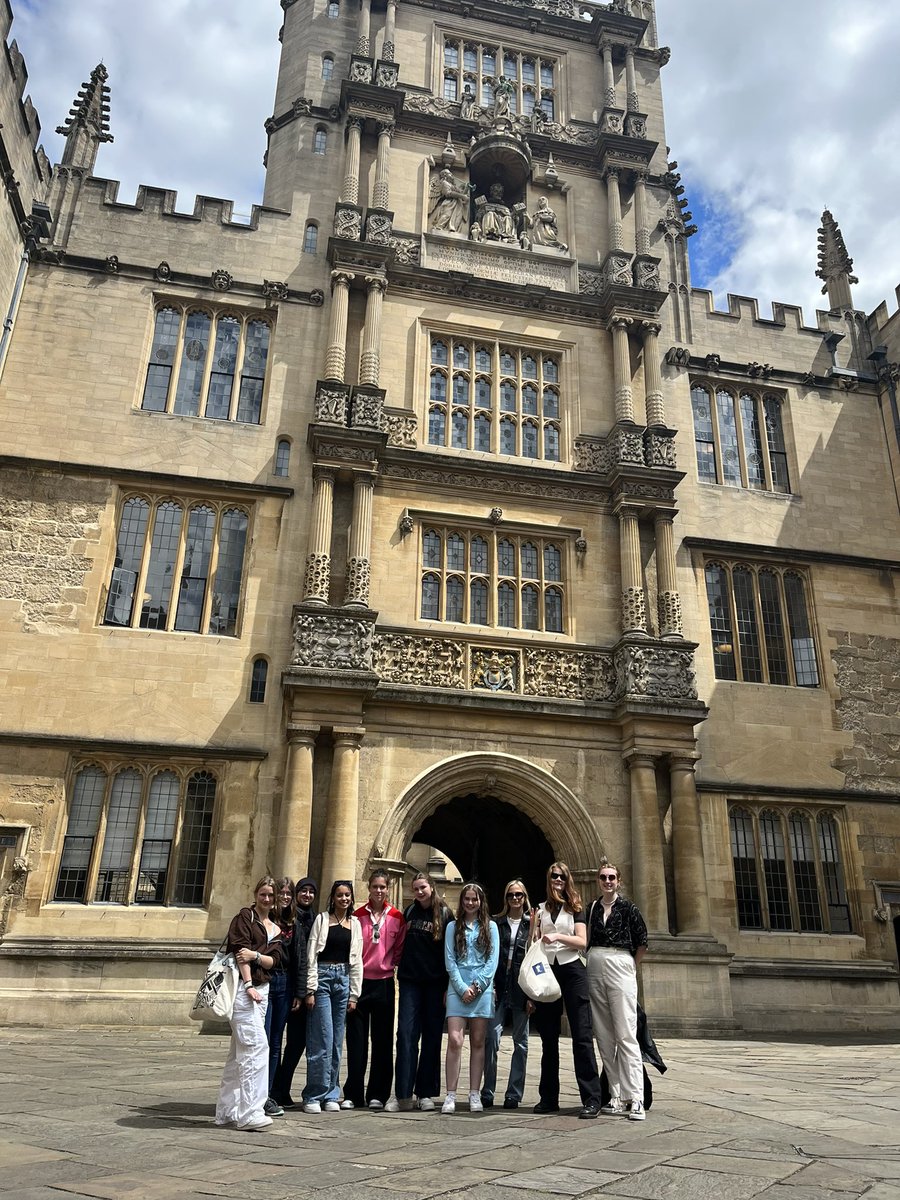 Year 12 balancing their classroom learning #thebalance #stretchandchallenge <a href="/StGabrielsNews/">St Gabriel's School</a>