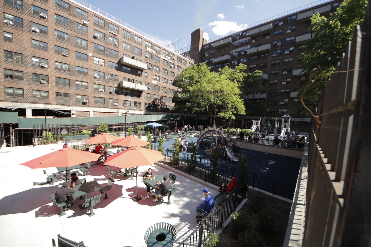 GilbaneDevCo's tweet photo. The Bronx community celebrated Twin Parks West Inner Courtyard Recreational Space reopening. They enjoyed music, face painting and a cookout; perfect for a warm summer day.
https://t.co/7r56AdVhp7
@NYCHA @BronxWorks
#developingdynamiccommunities #bronx #community https://t.co/HisctNJLbX