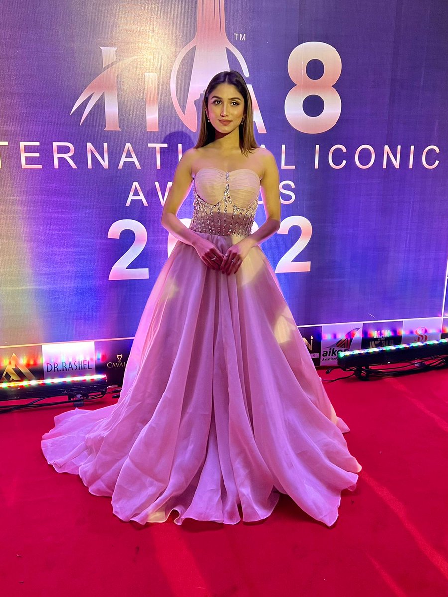 .@donalbisht looked like a princess at the #internationaliconicawards2022   
She owned the stage at the event in a beautiful pink gown and won the title of International Iconic Personality of the Year .

#donalbisht
#internationaliconicaward