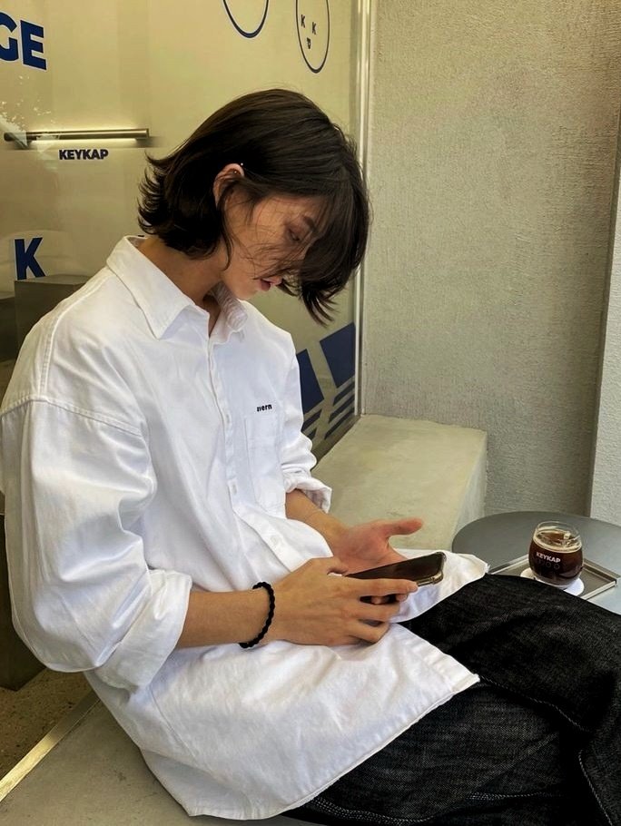 ͏
͏
͏
͏
͏ 

❛ i once believed love would be
burning red, but it's golden like
daylight. 
─────── at Athens, Greece.