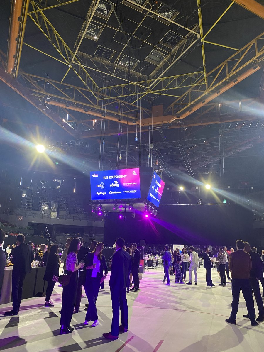 fullbusfr's tweet photo. Retour en images sur la #FrenchTechNight d'hier soir à la patinoire Mériadeck. 🐓

🎉 Une première édition qui a rencontré un franc succès et lors de laquelle nous sommes ravies d'avoir pu présenter #Fullbus.

Bravo à la @FrenchTechBdx pour l'organisation de cette soirée. 🔥🔥 https://t.co/8pLmi4aqlM