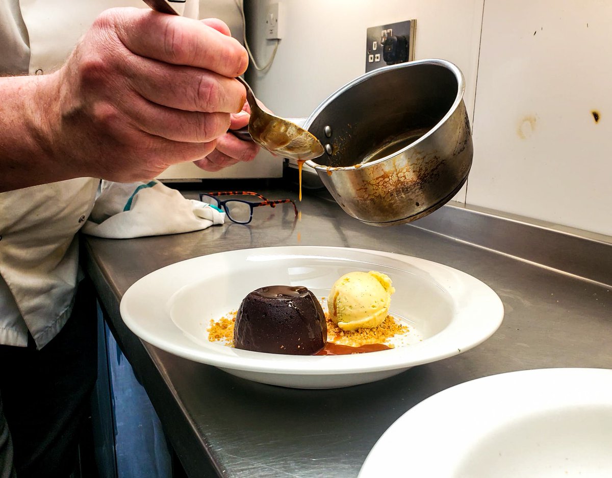 CafeStHonore's tweet photo. You’re never far from a chocolate fondant at Cafe ✨
#whatsforpudding https://t.co/LpgfG4o5fx