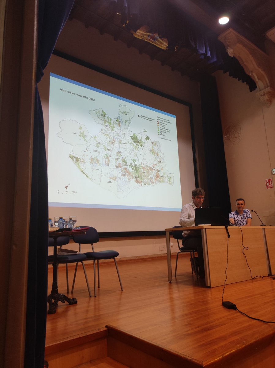 Lluís Frago Clols (@lluisfragoclols) on Twitter photo Presentant la comunicació "Emergencia comercial i ciutat dels 15 minuts: utopies i realitats del projecte Superilla Barcelona" al <a href="/XVI_GeoUrbana/">XVI Coloquio de Geografía Urbana (Málaga-Melilla)</a> que s'ha celebrat aquests dies a Málaga i Melilla Presentant la comunicació "Emergencia comercial i ciutat dels 15 minuts: utopies i realitats del projecte Superilla Barcelona" al <a href="/XVI_GeoUrbana/">XVI Coloquio de Geografía Urbana (Málaga-Melilla)</a> que s'ha celebrat aquests dies a Málaga i Melilla
