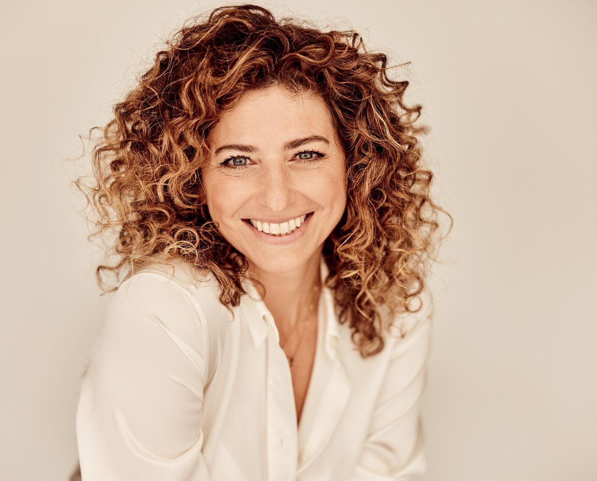 De Slavernij vergelijken met de Sjoa, zoals @DebbyGerritse doet, Femmetje de Wind vindt het onpasselijk. 'Het leed van Baudet, het leed van de boeren, het leed van de slaven en hun nazaten: kan dat leed niet op zichzelf staan?' jonet.nl/waarom-kan-het… <a href="/femmie5/">femmetje de wind</a> #ketikoti