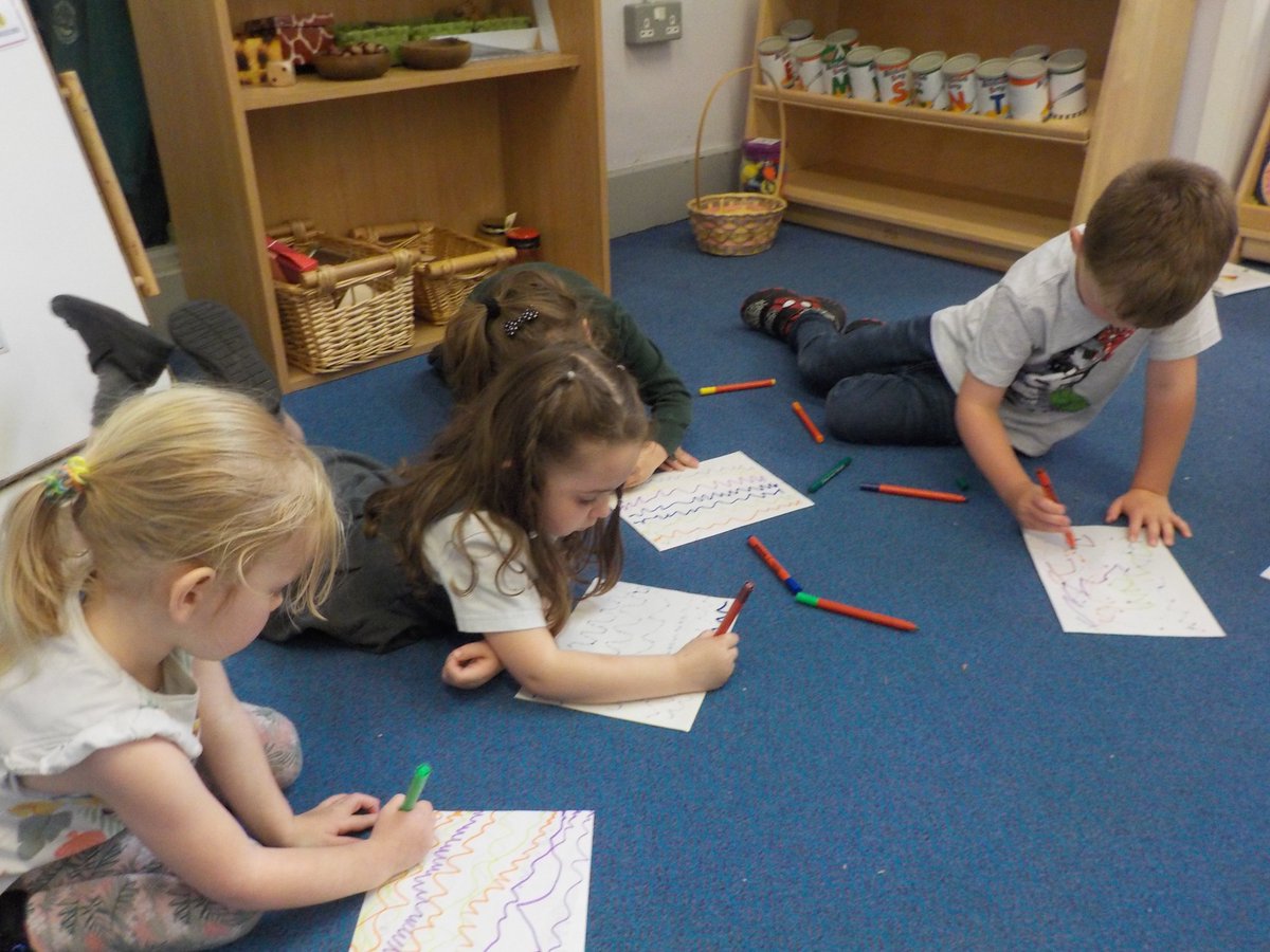 BrokenCrossAc's tweet image. Nursery have made so much improvement in their Pen Disco sessions. Look at our wiggly lines! So much control and great concentration. #pendisco #markmaking  #eyfsphysicaldevelopment