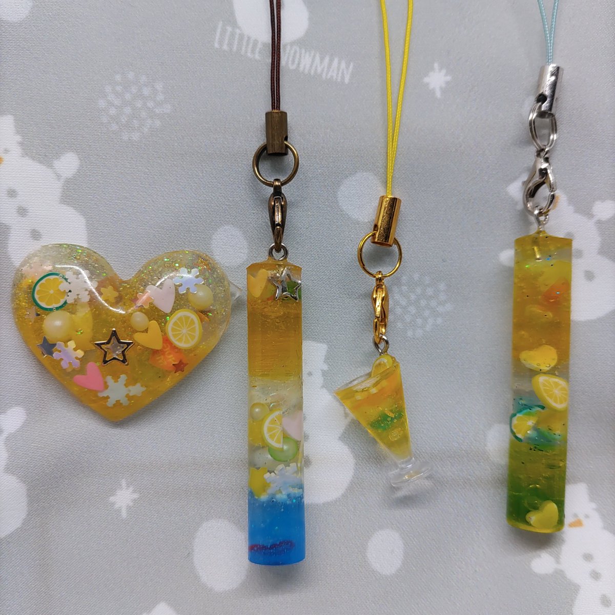 momosuno9's tweet photo. Snow Man⛄️ HELLO HELLO🍋
#SnowMan #ハンドメイド #レジン
#HELLOHELLLO https://t.co/oWcvLBLzLz