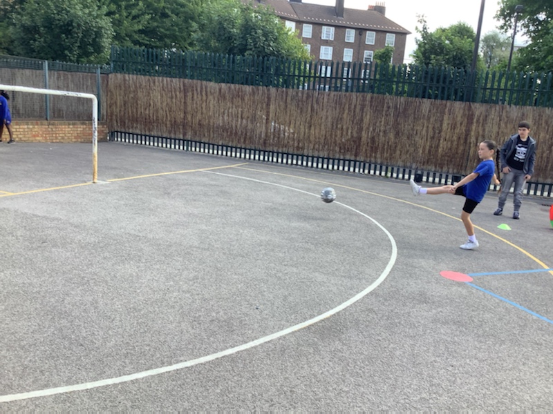 Our Year 3s did a great job on their 🅾🅱🆂🆃🅰🅲🅻🅴 🅲🅾🆄🆁🆂🅴 for <a href="/socceraid/">Soccer Aid</a>   Schools Challenge for <a href="/UNICEF/">UNICEF</a> . Good work everyone! 💪🏿👏🏿 #socceraid