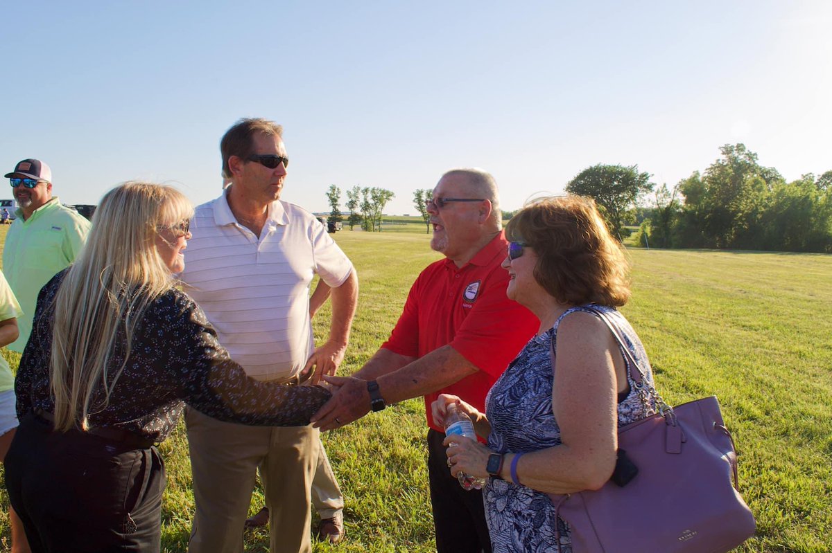 CityofBasehor's tweet photo. On behalf of Mayor Drennon and our City Council, thank you to the community for their support on this park. Thank you to Steve and Darla Miles for their generous land donation to make this park possible.
#ParksInBasehor #ParksForDays #BasehorProud #Home
πΈ credit: Chase Bundy https://t.co/QAVW3HbltS