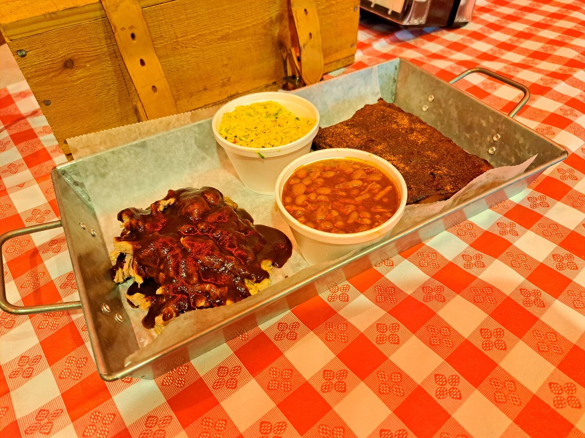 Leonard's Pit Barbecue tweet media