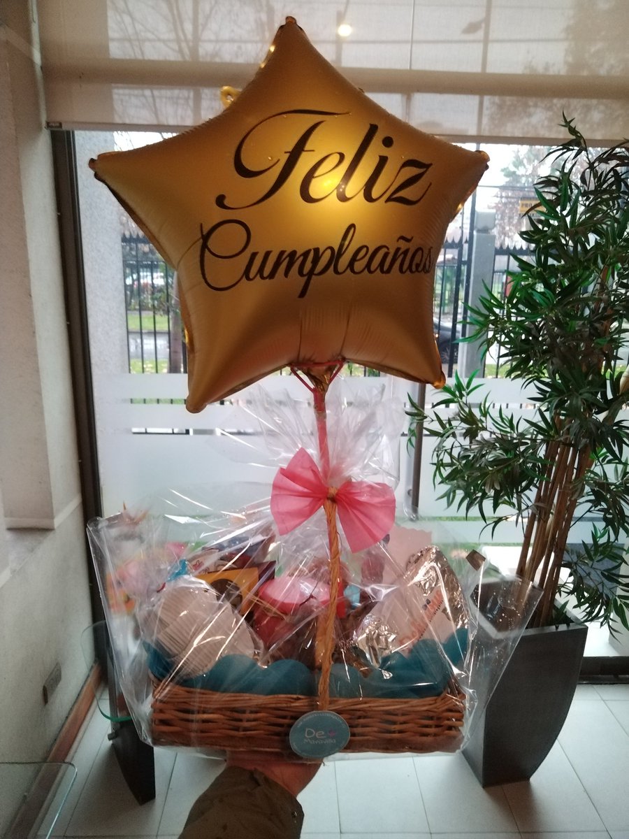Este es mi emprendimiento al cual con mucho amor me dedico hace varios años, con altos y bajos pero siempre con la convicción de que la Alegría entregada es única y maravillosamente gratificante. Les dejo la web demaravillaregalos.cl