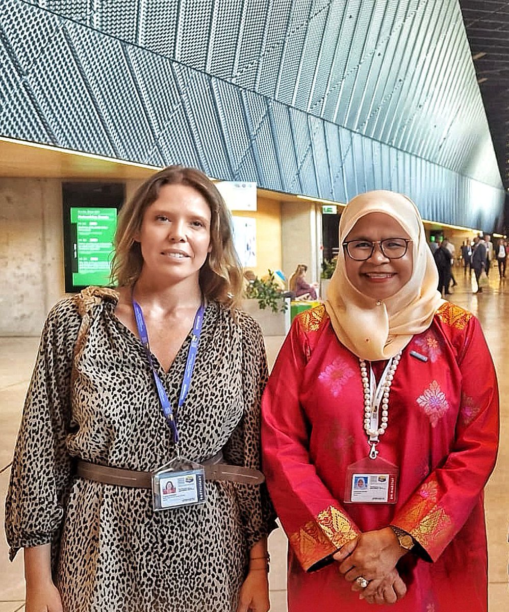 Honored to meet <a href="/UNHABITAT/">UN-Habitat</a> Executive Director <a href="/MaimunahSharif/">Maimunah Mohd Sharif</a>, discussing the importance of #mainstreaming #food #systems #approaches in #urban agendas. ​

<a href="/eugeniacarrara/">Eugenia Carrara</a> #WUWM #WUF11 #UNHabitat #ForABetterUrbanFuture