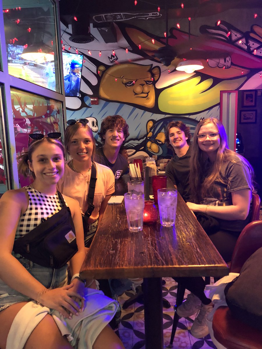 SyracuseFBLA's tweet photo. @sdarockets FBLA #NLC2022 in Chicago! https://t.co/X1mnGbBOA5
