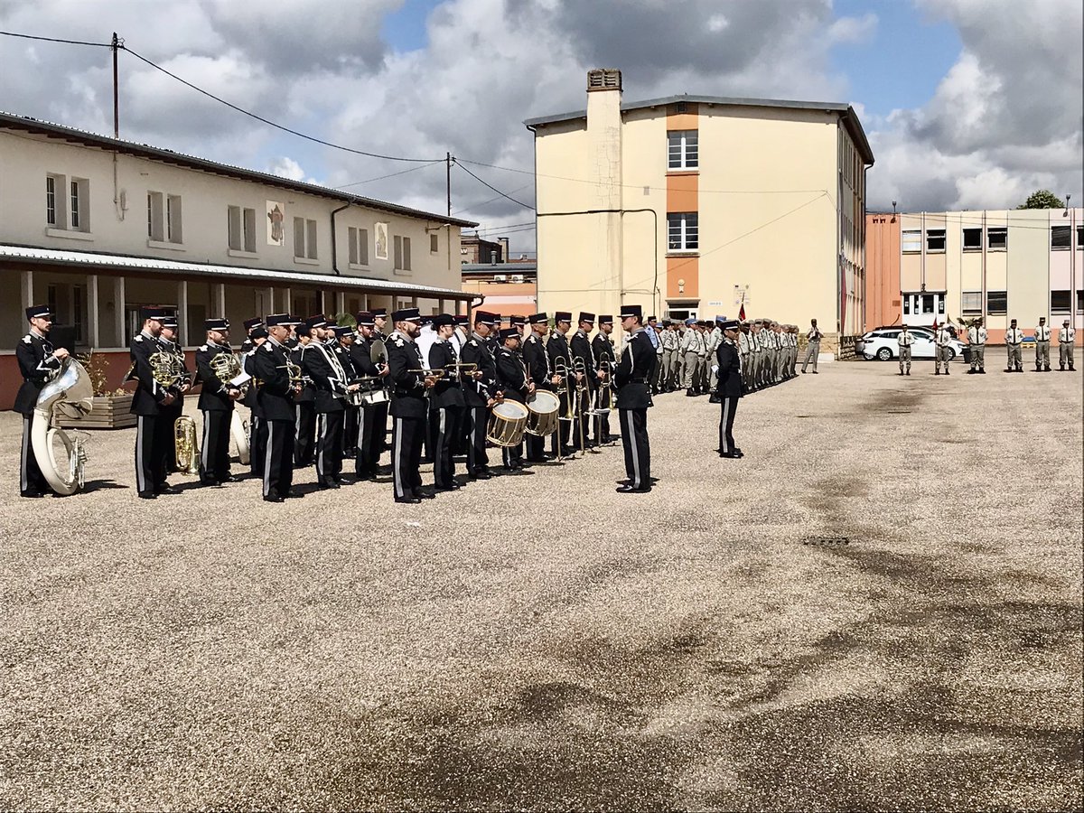 Très belle cérémonie de passation de commandement à la tête du 1er Régiment du Service Militaire Volontaire basé à Metz et Châlons. Bienvenue au Lieutenant Colonel Emmanuel Guillez et au plaisir d’une prochaine collaboration au profit de l’emploi des jeunes. <a href="/1erRSMV/">1er régiment du Service Militaire Volontaire</a> <a href="/ENGIEgroup/">ENGIE</a>