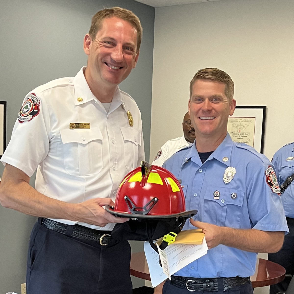 NCFDSC's tweet image. . @NCFDChief promoted Timothy Hiott to Captain/EMT today. Congratulations and best wishes!

#firetraditions
