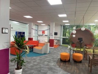 On the day that we launch #IntegratedCareSystems, a fantastic example of partnership working and collaboration as <a href="/Mark4WyreForest/">Mark Garnier</a> opens our new Healthcare Digital Innovation Hub at Kidderminster Hospital. Find out more: bitly.ws/syyS 

#IntegratedCare #ICS