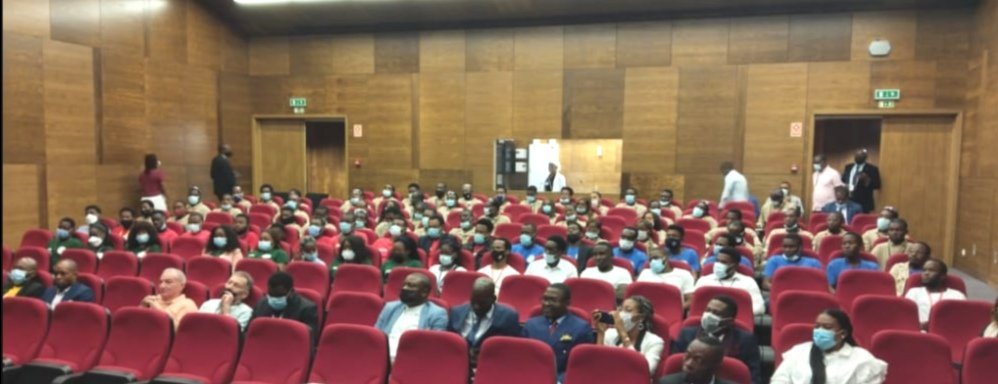 egmmh's tweet photo. Tras la presentacion evolutiva de la formación que adquirien los estudiantes de @ITNHGE1, @GabrielObiang se ha reunido con la junta Directiva de este Instituto, los profesores nacionales e internacionales que contribuyen a la formación de estos jóvenes,y con todos los estudiantes https://t.co/p3BFG5fEly
