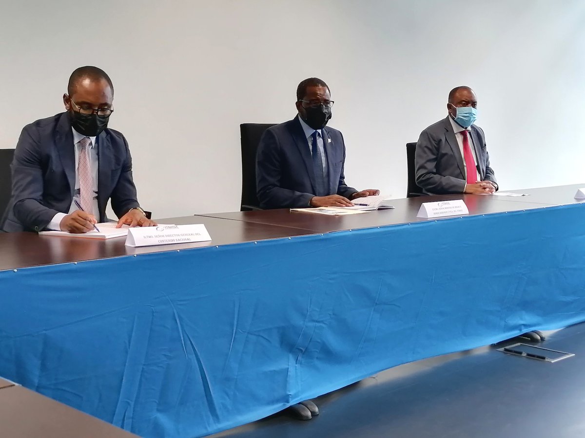 egmmh's tweet photo. Tras la presentacion evolutiva de la formación que adquirien los estudiantes de @ITNHGE1, @GabrielObiang se ha reunido con la junta Directiva de este Instituto, los profesores nacionales e internacionales que contribuyen a la formación de estos jóvenes,y con todos los estudiantes https://t.co/p3BFG5fEly