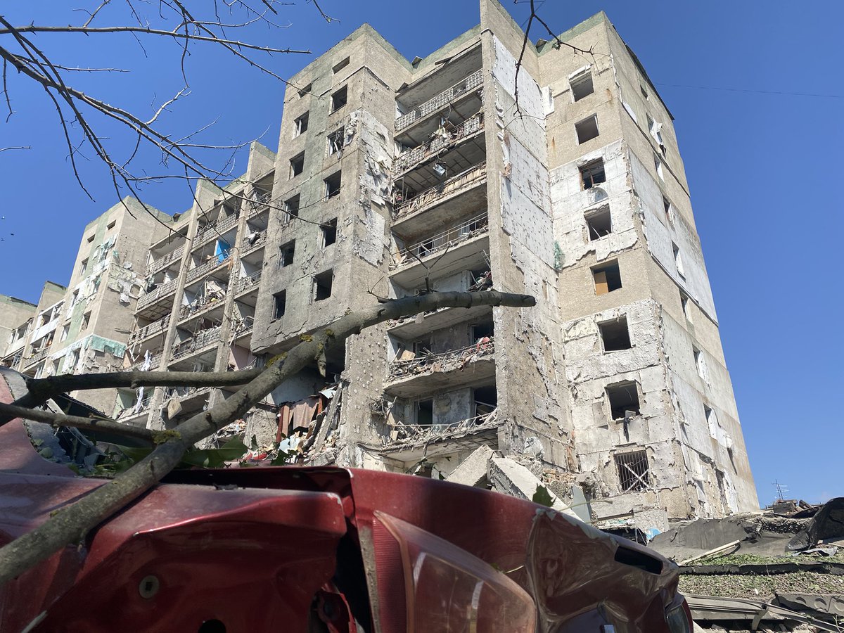 Extremusd's tweet photo. Пропоную просто одного дня створити одну велику базу даних, де будуть видні усі злочини русні проти людства, від пострілу по цивільному до створення світового голоду. Ну і про кожний обстріл будинків не забути. https://t.co/TavIeOX4HA