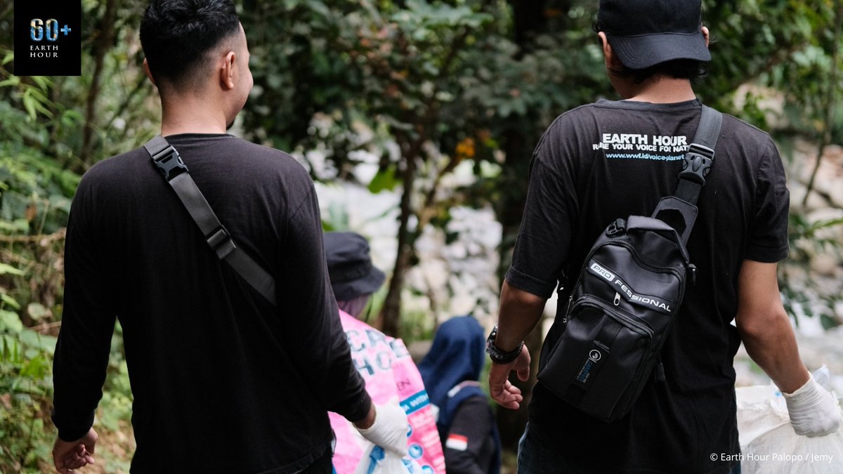 EHindonesia's tweet photo. SobatEH, pada Minggu (26/6) lalu, @earthhourpalopo melaksanakan cleanup dan pemilahan sampah. Sekitar 74.45 kg sampah terkumpul dengan kategori paling banyak merupakan... sampah plastik 🥳

Yuk jaga lingkungan bareng-bareng ya!
#IniAksiku #ShapeOurFuture #Connect2Earth https://t.co/NjKy93Altl