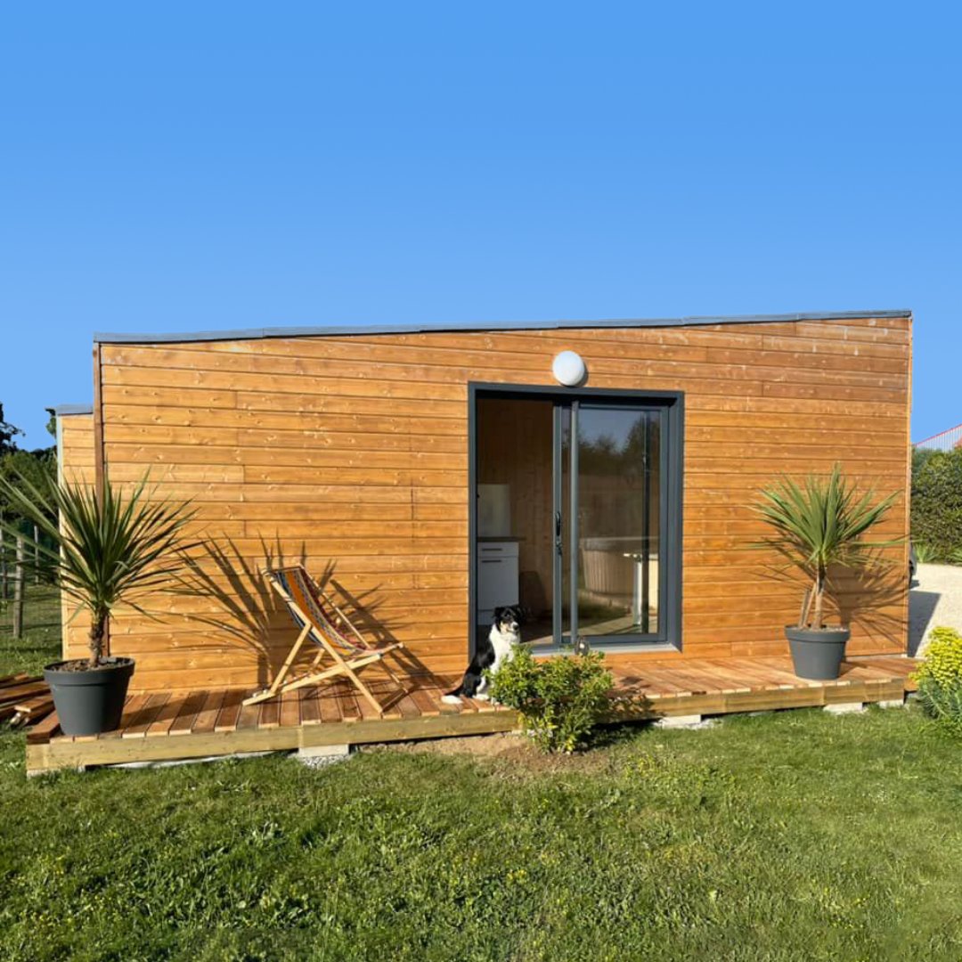 🏡MaPetiteMaisonVerte🏡

La Gabriel débarque en version bureau ! 🤓

Un espace de 14m² confortable, lumineux et tout équipé pour travailler dans les meilleures conditions possibles... partout où vous le souhaitez ! 💻🌿

#constructionbois #environnement #tinyhouse #teletravail