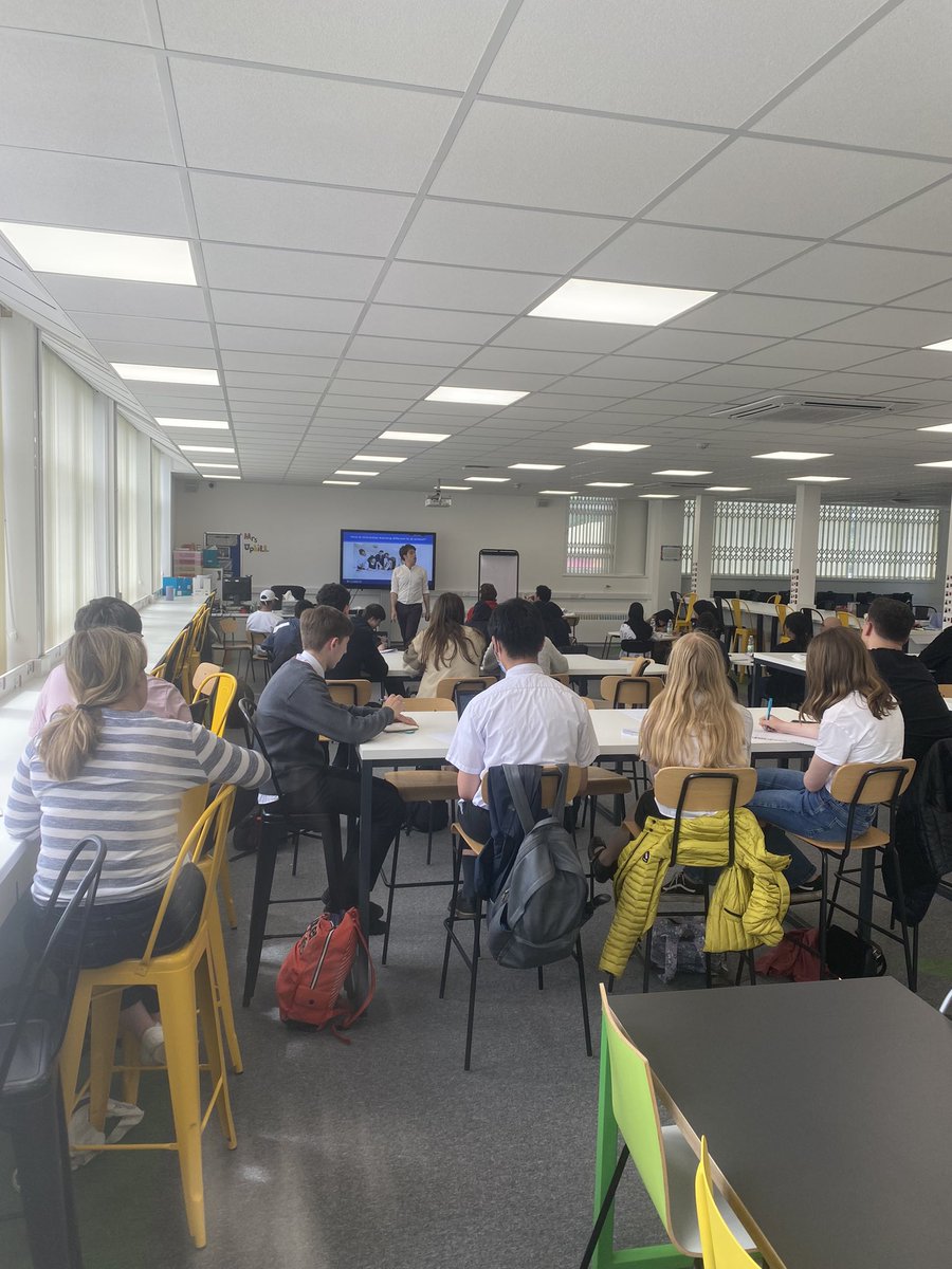 Fitzalan_NSA's tweet photo. Excellent PAT/MAT support for Cardiff Seren Students this morning followed by a Cambridge University application support session! #busyday #cardiffseren #serennetwork https://t.co/3Tfzjly6dJ