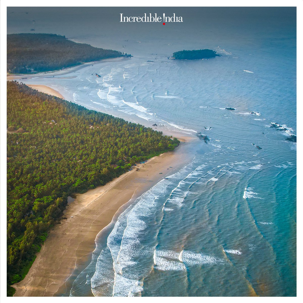 incredibleindia's tweet photo. A ride by the sea!

Head for a drive close to the waves at Kerala’s only drive-in beach at Muzhappilangad.

PC: Jakeer Hussain (Instagram)

@KeralaTourism 

#DekhoApnaDesh https://t.co/9R5L5QsZ6I