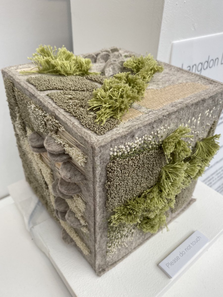 RMSTextiles's tweet photo. On our way back from a wonderful day @NewDesigners feeling inspired and overjoyed to see the amazing work on display, so proud to see the successes of our ex-students, well done Layla and Sarah! @laylachauhandesigns @sgoldmanmetal #textiles #proudteacher #inspired #jewellery https://t.co/6rfvv2Lm2r