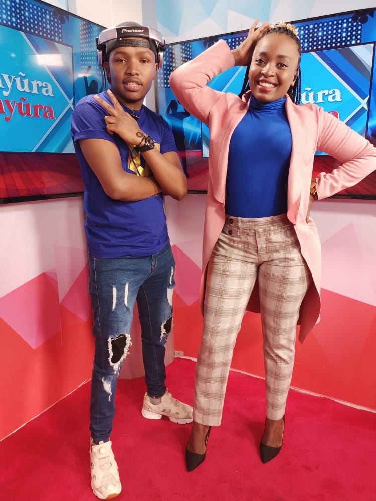 GichichioTv's tweet photo. Nî rîtwa rîa û waiguaga rîagwetwo list înî ya noise makers ûkamenya nîwe next?
@ShiiKabaya
@DJRIQUEWAYNE 
#ShiiNaWayne
#KwenyuraKwenyura https://t.co/tKflYIdqGz