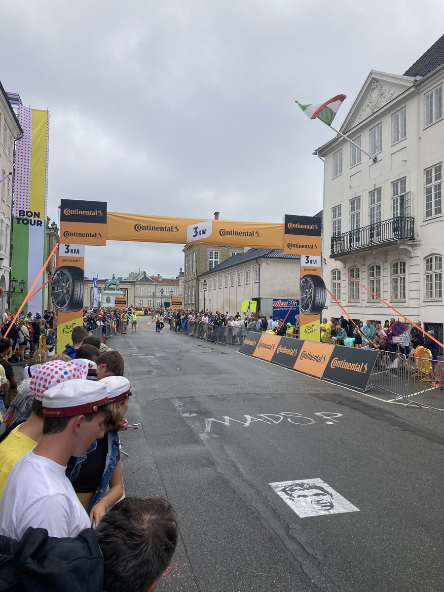 tobban71's tweet photo. @EurosportSE @vacchi @Ontsnapping Här är vi😀 https://t.co/Jbzd2MjQIH