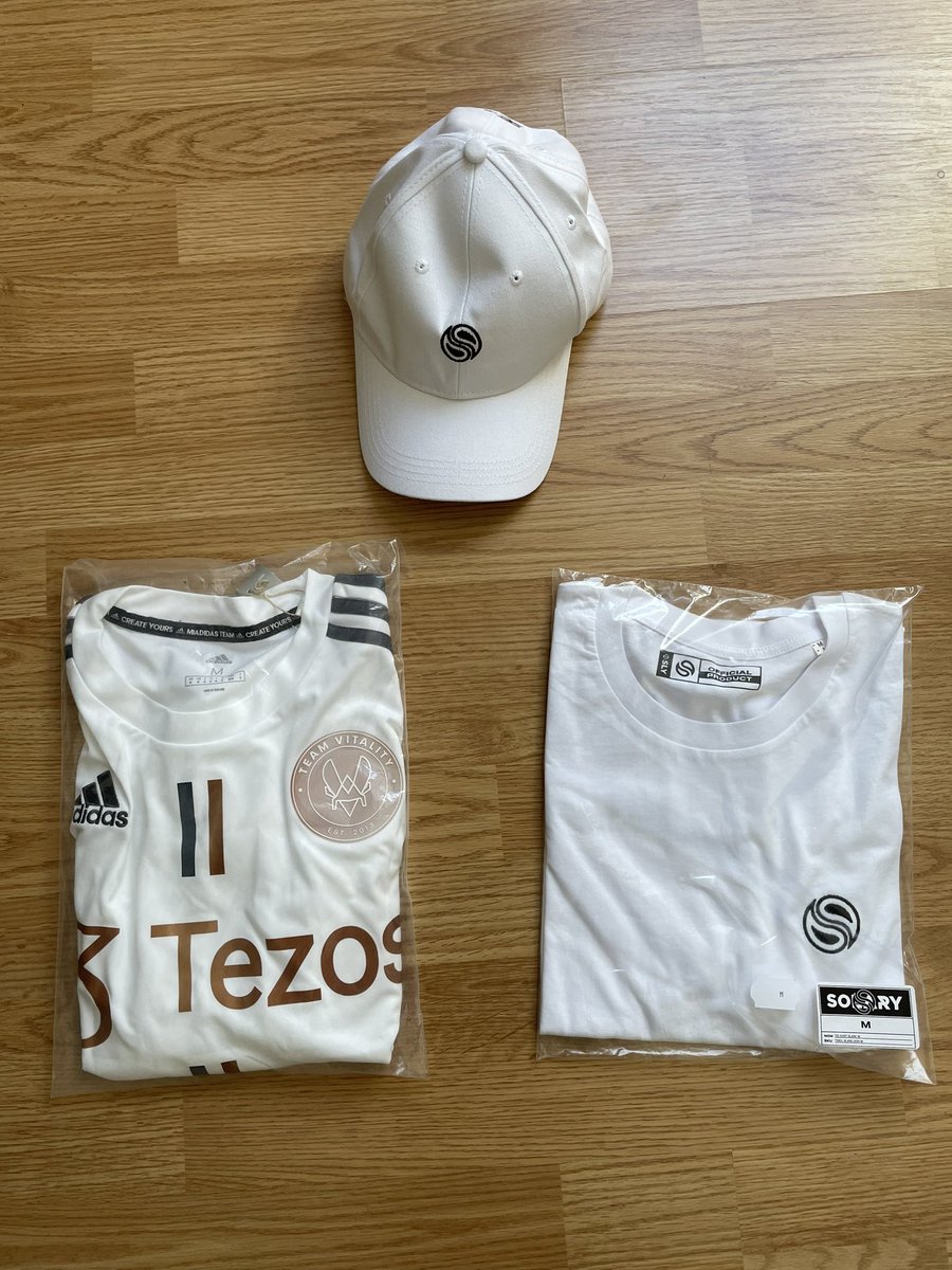 Merci <a href="/Esport_ALDI/">ALDI Esport</a> pour la casquette et les maillots ! 🙏