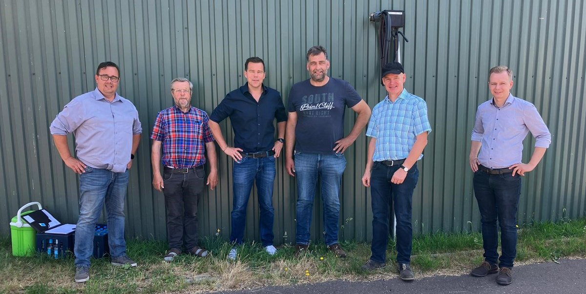 Gestern hatte Biogasanlagenbetreiber Uwe Ringen Dr. Gero Hocker MdB zu Besuch. Mehrere Anlagenbetreiber diskutierten mit dem landwirtschaftspolitischen Sprecher der FDP-Bundestagsfraktion, mit welchen Problemen und Baustellen die #Biogasbranche konfrontiert ist.

#biogas