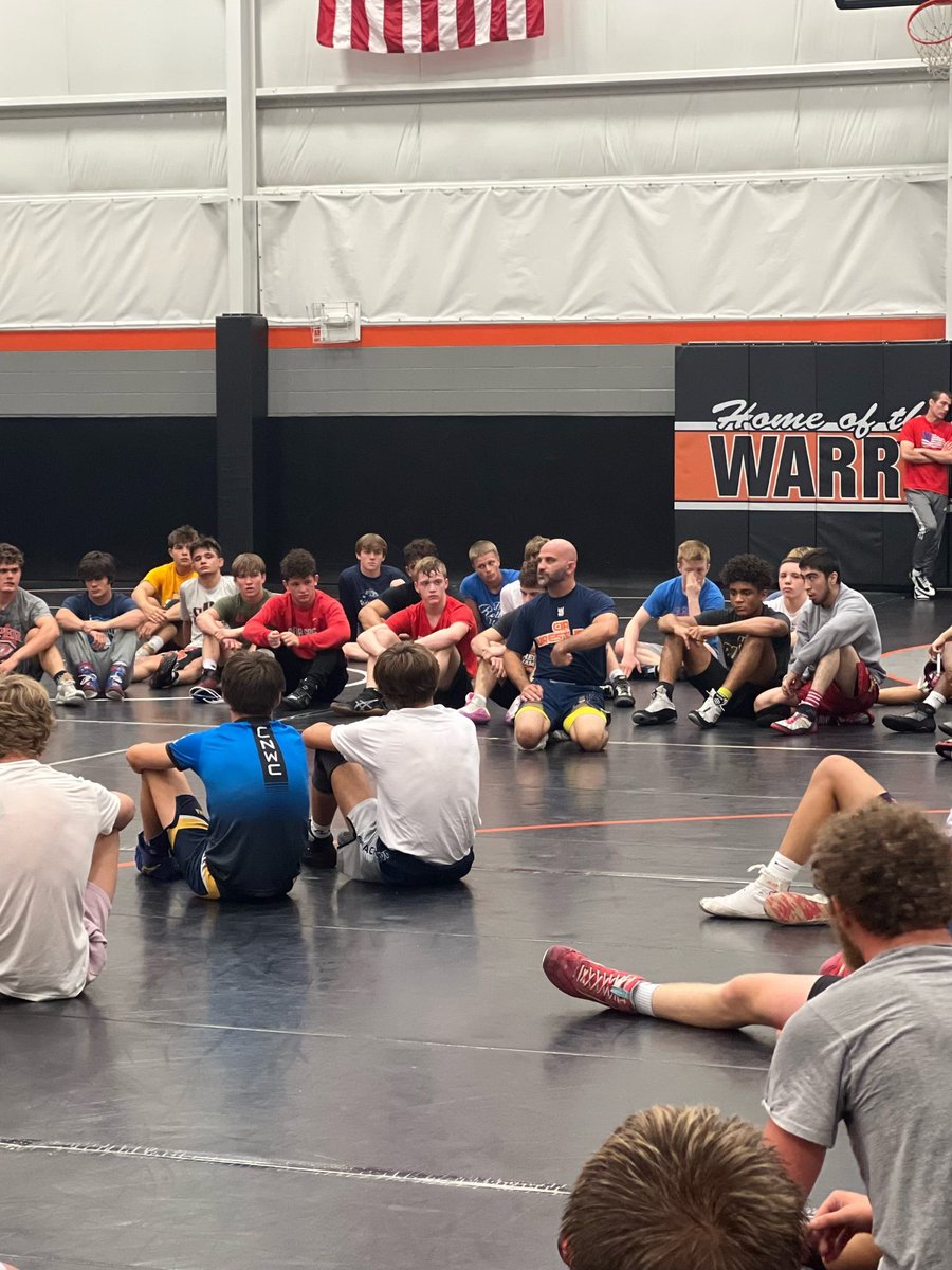 iswausaw's tweet image. Friday camp in full swing!!!! 100+ kids getting ready for FARGO! @CIAWrestling @JeffHS_Wres