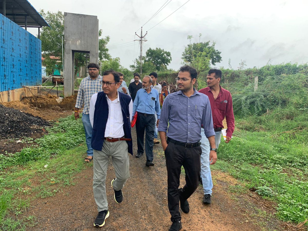 આજ બાગાયત વિકાસ કેન્દ્ર, મણાર માં હાઇડ્રોપોનિક્સ, ડેમોસ્ટ્રેશન પ્લોટ, કેનીગ યુનિટ, વર્મી કમ્પોસ્ટ યુનિટની મુલાકાત દ્વારા ખેડૂતો તાલીમ લઇ બાગાયત પાકમાં મૂલ્ય વર્ધન કરી વધારે આવક મેળવી શકે તેવું માર્ગદર્શન <a href="/DDOsir/">Челик</a> દ્વારા આપવામાં આવ્યું. <a href="/collbhav/">Collector Bhavnagar</a> <a href="/gujhorticulture/">Directorate of Horticulture, Gujarat State</a> <a href="/drpkshukla2001/">CSR - Pidilite</a>