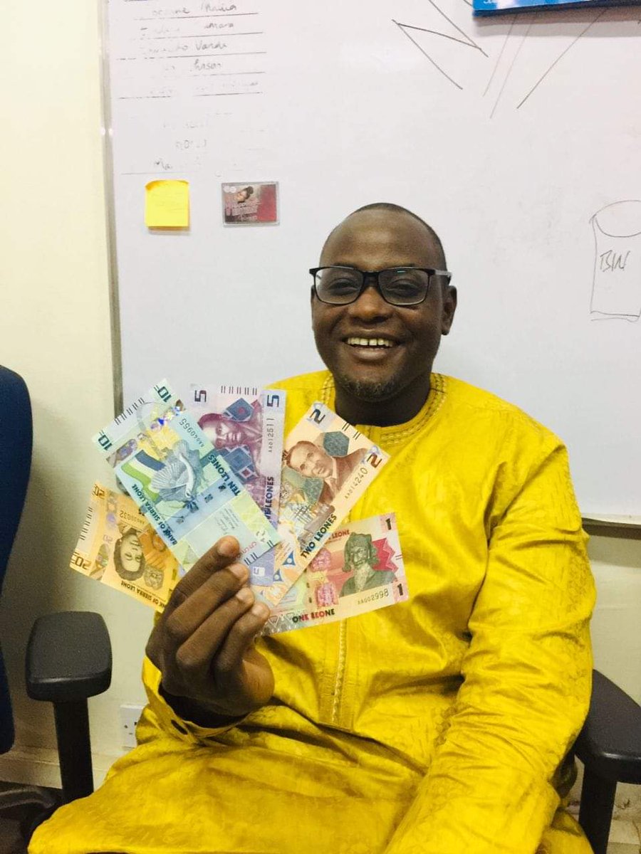 This doesn't happen often, I am excited to have my own #NewLeone

New Money, Old Money, same value.

#WePray things get better in the Republic🙏

#FreetownStories
#SaloneTwitter