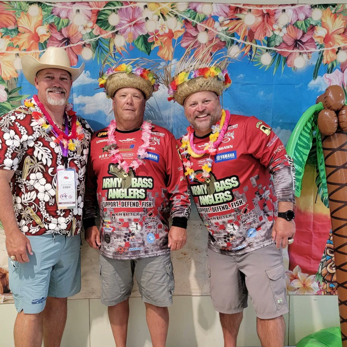 ArmyBassAnglers's tweet image. Part of our Leadership Team enjoyed an incredible Luau w/the Kids, Counselors &amp;amp; Staff of #CampAgape then presented them w/a check for $1000 for Kids Scholarships --HOOAH! #SupportDefendFish #ArmyBassAnglers